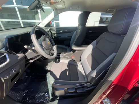 Used 2025 Chevrolet TrailBlazer LT image 27