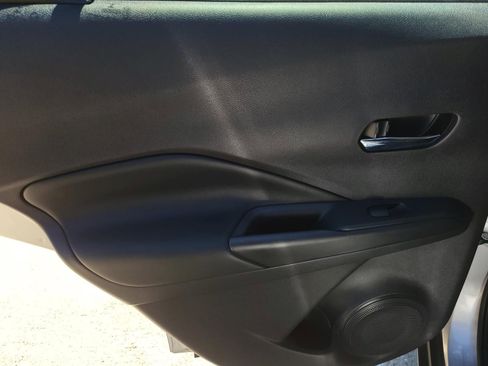 Used 2019 Nissan Kicks SR w/ SR Premium Package FWD image 15