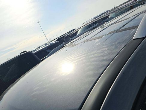 Used 2025 Nissan Pathfinder SL image 27