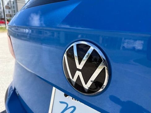 Used 2022 Volkswagen Taos SE image 11