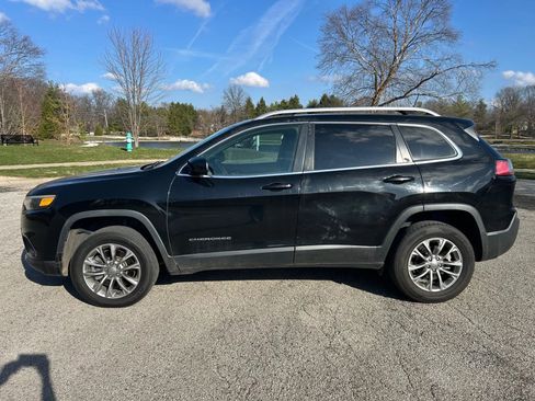 Used 2019 Jeep Cherokee Latitude Plus image 4