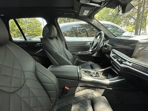 Used 2025 BMW X5 xDrive40i w/ Premium Package AWD/4WD image 5