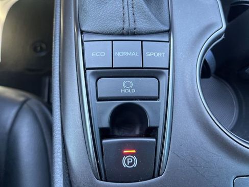 Used 2022 Toyota Camry XSE FWD image 19