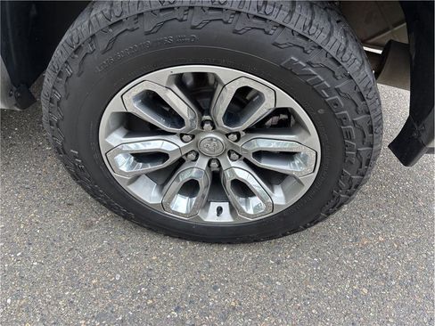 Used 2022 RAM 1500 Laramie w/ Sport Appearance Package AWD/4WD image 10