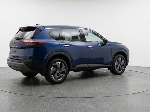 Used 2025 Nissan Rogue SV FWD image 9