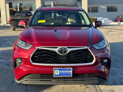 Used 2020 Toyota Highlander XLE image 9