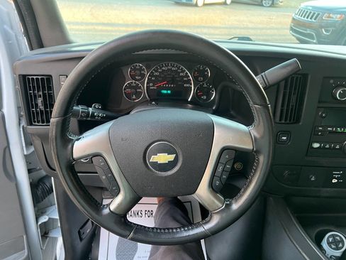 Used 2015 Chevrolet Express 2500 image 26