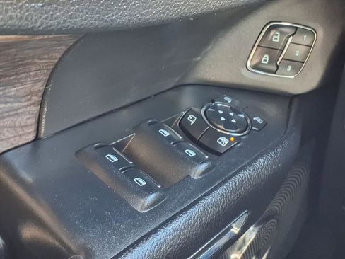 Used 2020 Ford Expedition Limited image 10