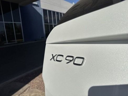 New 2025 Volvo XC90 T8 Plus w/ Protection Package Premier AWD/4WD image 7