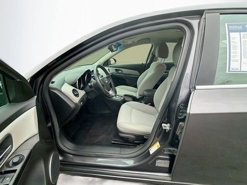 Used 2011 Chevrolet Cruze LT image 19