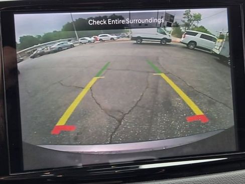 Used 2022 Chrysler Pacifica Touring-L FWD image 26