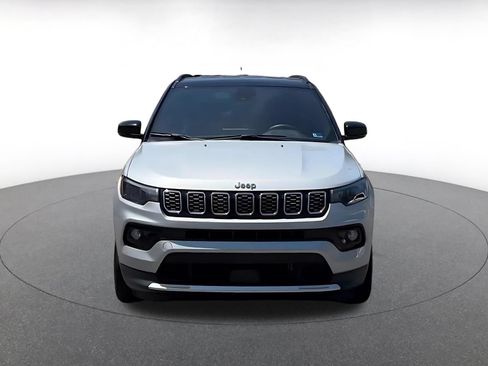 Used 2025 Jeep Compass Limited AWD/4WD image 4