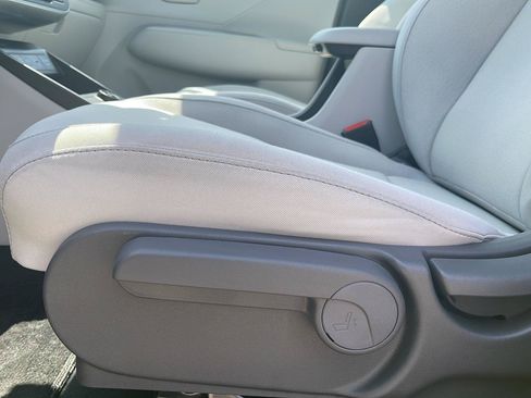 Used 2024 Hyundai Kona SE FWD image 20