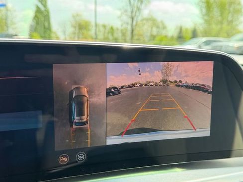 Certified 2024 Cadillac Lyriq Luxury AWD/4WD image 23