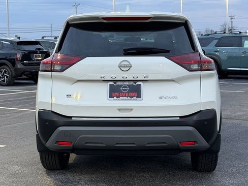 Used 2023 Nissan Rogue SV image 6