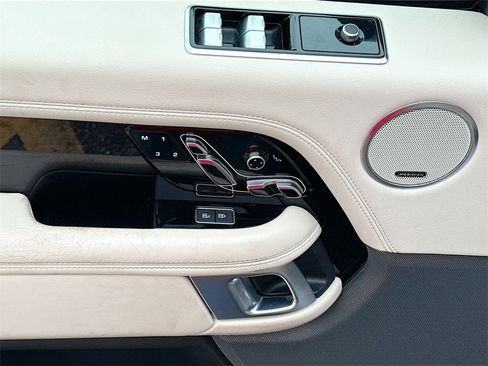 Used 2022 Land Rover Range Rover P525 Westminster Edition image 19