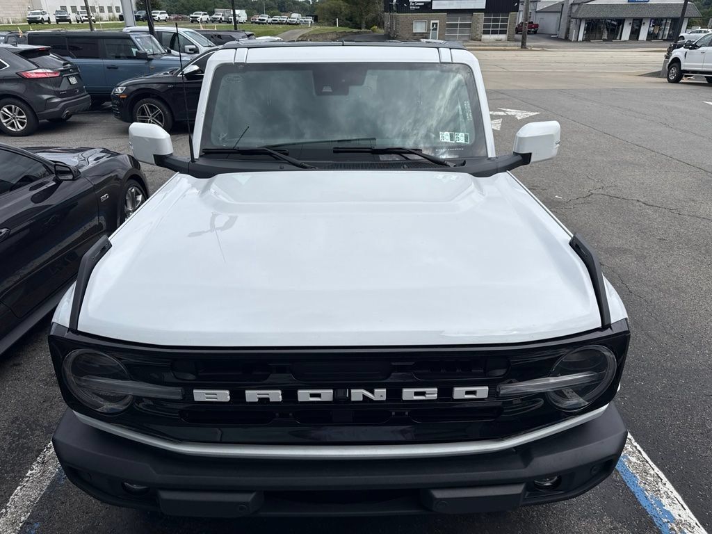 Used 2024 Ford Bronco Outer Banks AWD/4WD image 2