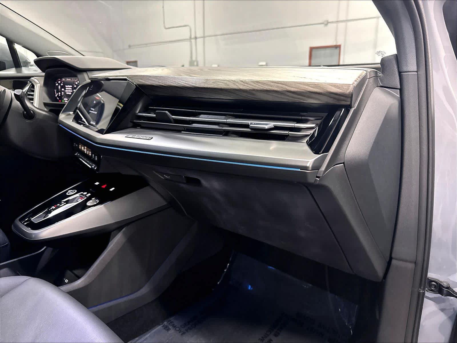 Used 2024 Audi Q4 e-tron Premium Plus w/ Premium Plus RWD image 18