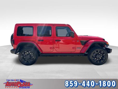 Used 2025 Jeep Wrangler Unlimited Sahara AWD/4WD image 6