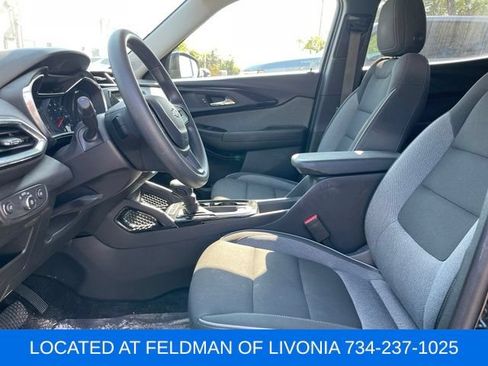 Used 2023 Chevrolet TrailBlazer LT w/ Convenience Package AWD/4WD image 6
