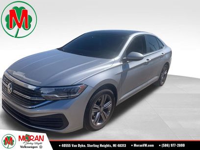 Used 2023 Volkswagen Jetta SE w/ Panoramic Sunroof Package