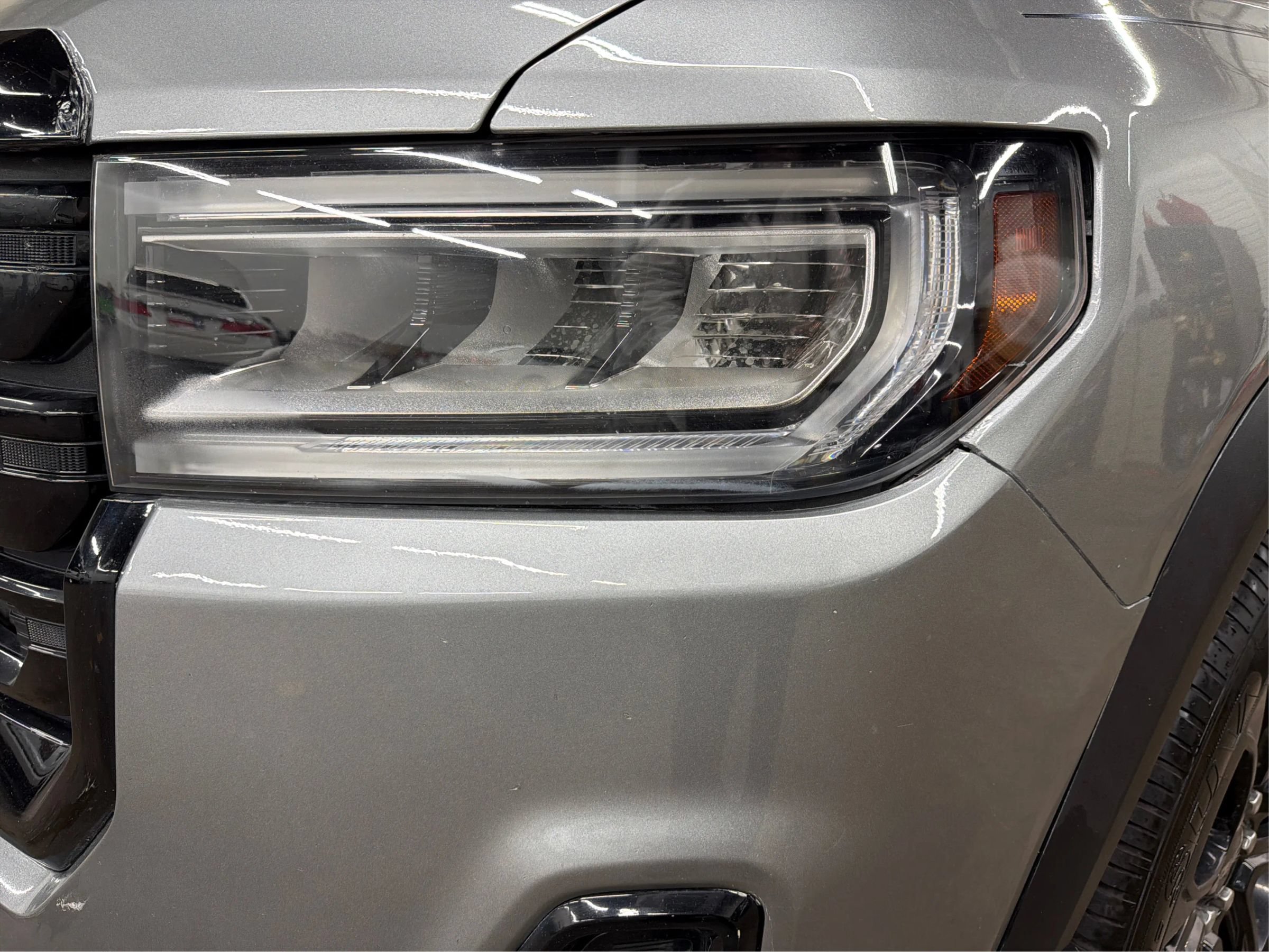 Used 2023 GMC Acadia SLE w/ Driver Convenience Package FWD image 40