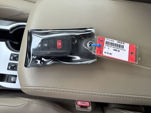 Used 2022 Toyota 4Runner SR5 Premium image 35