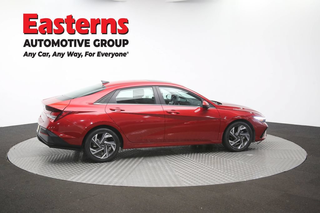 Used 2025 Hyundai Elantra SEL FWD image 46