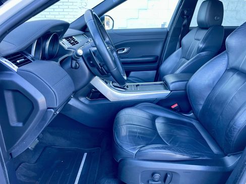 Used 2017 Land Rover Range Rover Evoque SE image 14