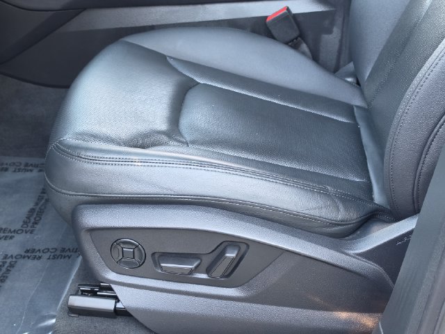 Used 2023 Audi Q7 3.0T Premium Plus w/ Premium Plus Package AWD/4WD image 16