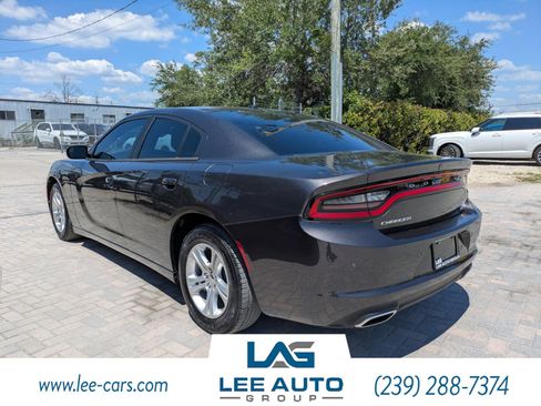 Used 2020 Dodge Charger SXT w/ Leather Interior Group RWD image 5