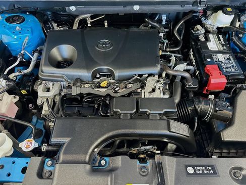 Used 2021 Toyota RAV4 XLE Premium FWD image 27