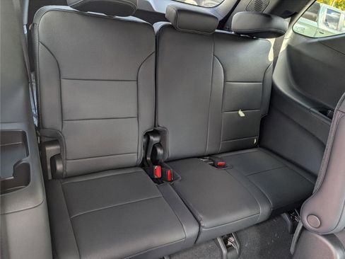 New 2026 Chevrolet Traverse LT w/ Midnight/Sport Edition image 9