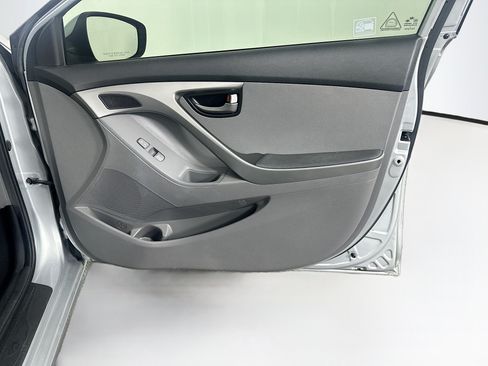 Used 2013 Hyundai Elantra GLS FWD image 28