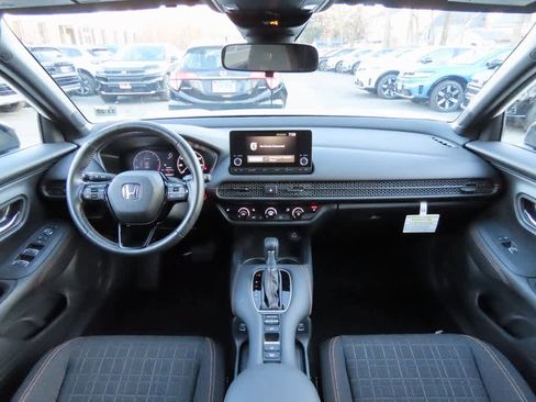 Certified 2023 Honda HR-V Sport image 18
