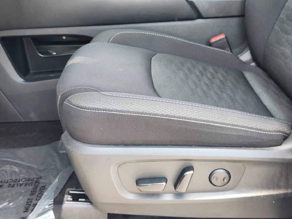 Used 2025 Nissan Pathfinder SV AWD/4WD image 24