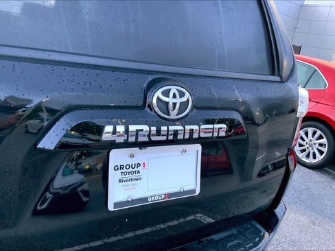 Used 2015 Toyota 4Runner SR5 RWD image 10