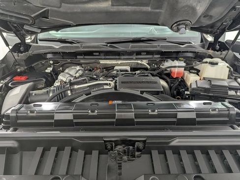 Used 2025 GMC Sierra 2500 Denali w/ Technology Package AWD/4WD image 9
