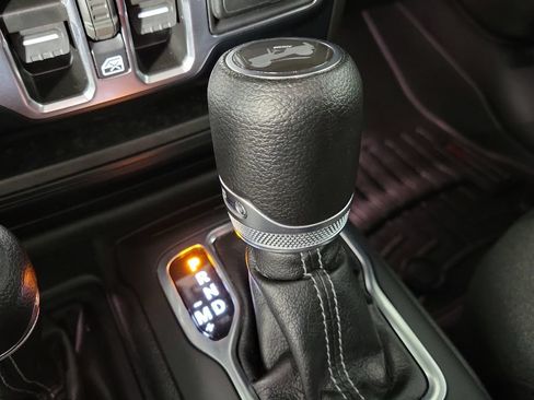 Used 2024 Jeep Wrangler Unlimited Sport AWD/4WD image 24