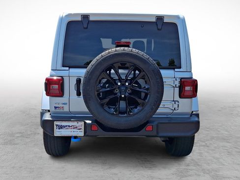 Used 2024 Jeep Wrangler Unlimited Sahara AWD/4WD image 4