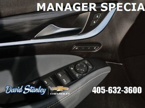 Used 2021 Buick Enclave Premium w/ Sun and Sites Package image 13