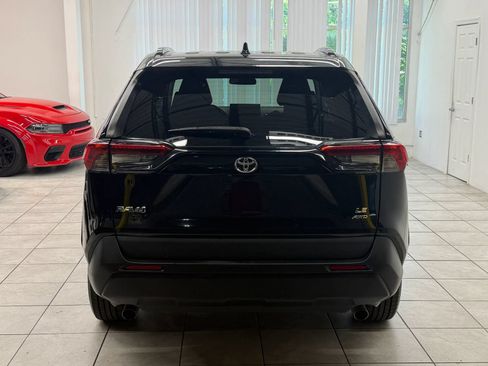 Used 2021 Toyota RAV4 LE w/ Carpet Mat Package (TMS) AWD/4WD image 8