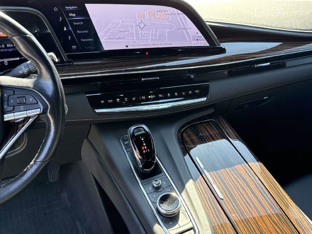 Used 2023 Cadillac Escalade ESV Luxury AWD/4WD image 9