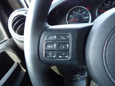 Used 2015 Jeep Wrangler Unlimited Sahara w/ Connectivity Group AWD/4WD image 18
