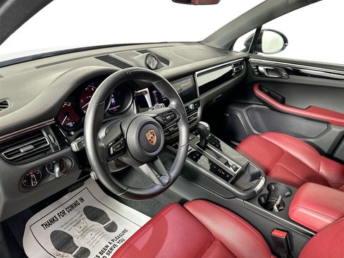 Certified 2023 Porsche Macan S w/ Premium Package Plus image 4
