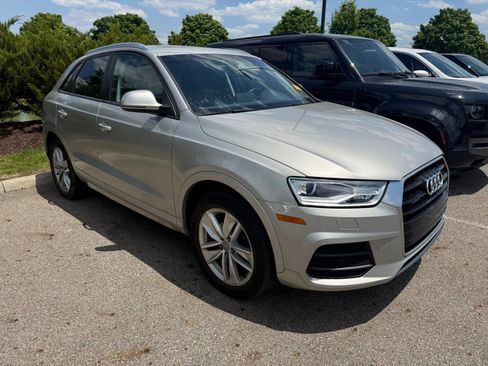 Used 2017 Audi Q3 2.0T Premium w/ Convenience Package AWD/4WD image 3