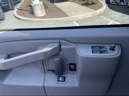 New 2025 GMC Savana 2500 Extended w/ Driver Convenience Package image 17