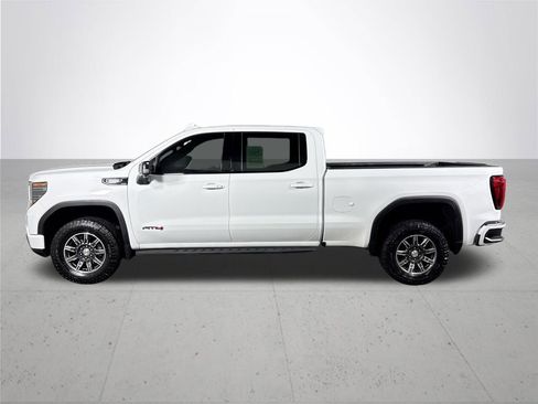 Used 2024 GMC Sierra 1500 AT4 w/ Technology Package AWD/4WD image 9