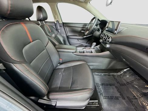 Used 2025 Nissan Sentra SR w/ SR Premium Package FWD image 28
