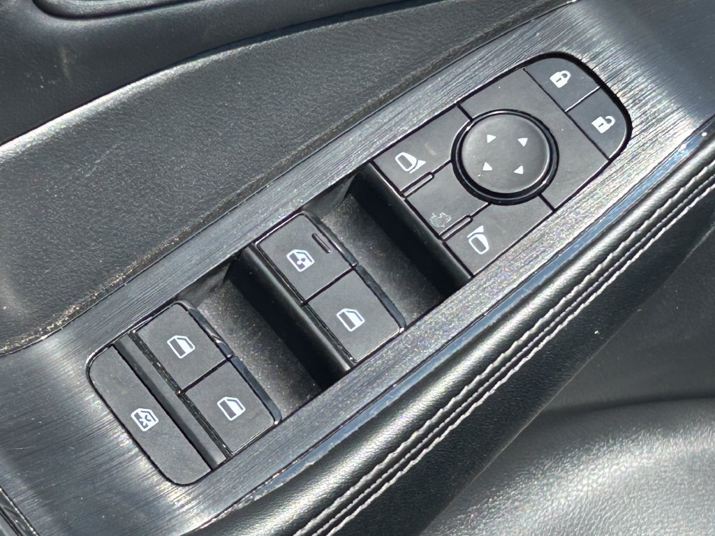 Used 2025 Nissan Rogue SV AWD/4WD image 28